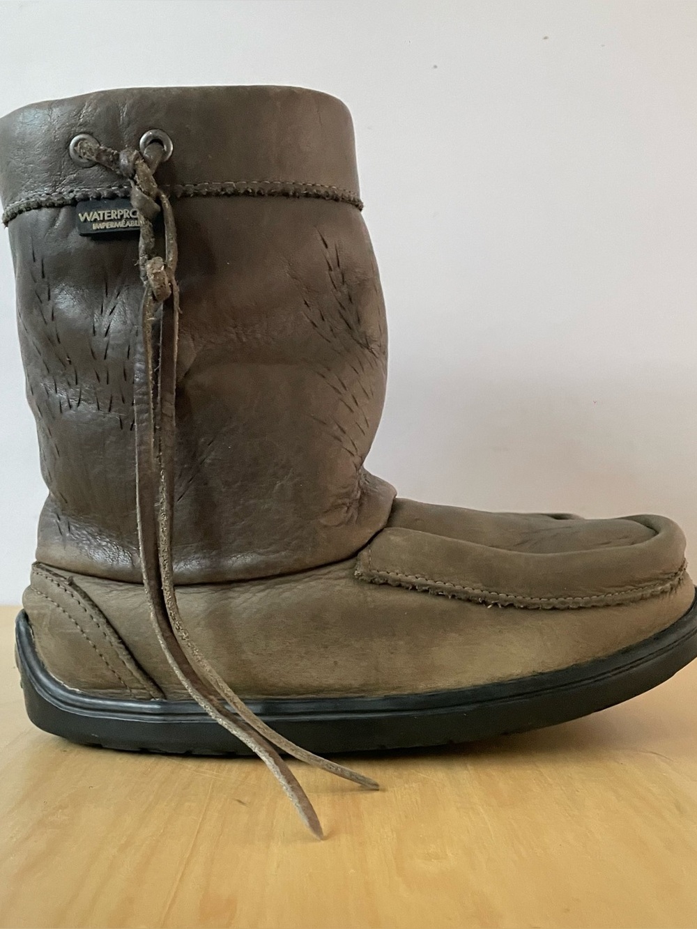 Manitobah Waterproof Gatherer Mukluks Winter Boots | US youth 3